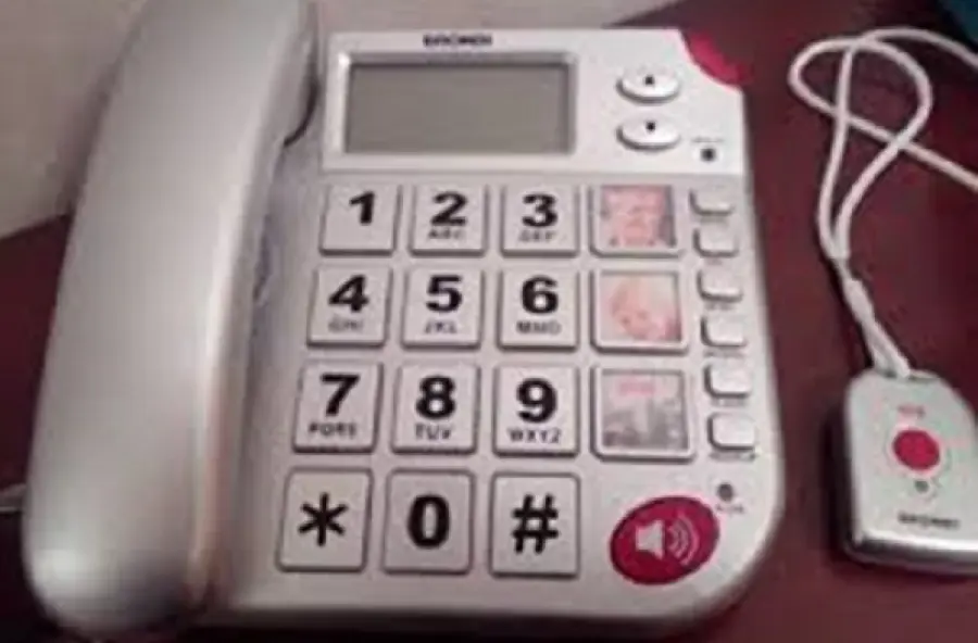 La tecnologia a supporto degli anziani: l’utilità del telefono salvavita