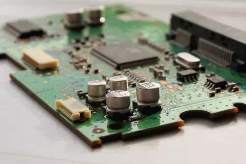 Schede elettroniche su misura: prototipi, campionature e produzione